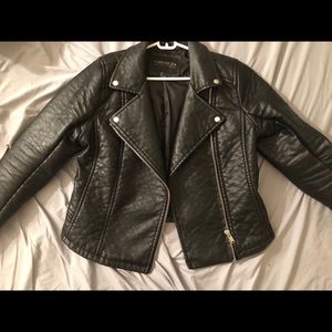 Black motorcycle leather jacket!